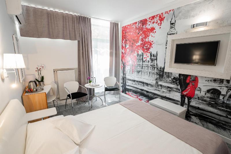 Superior Double Room image 1