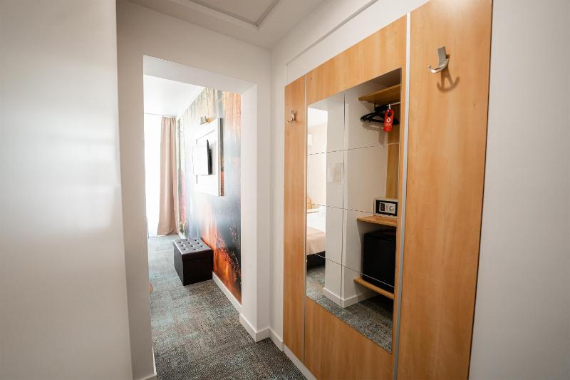 Superior Double Room image 4