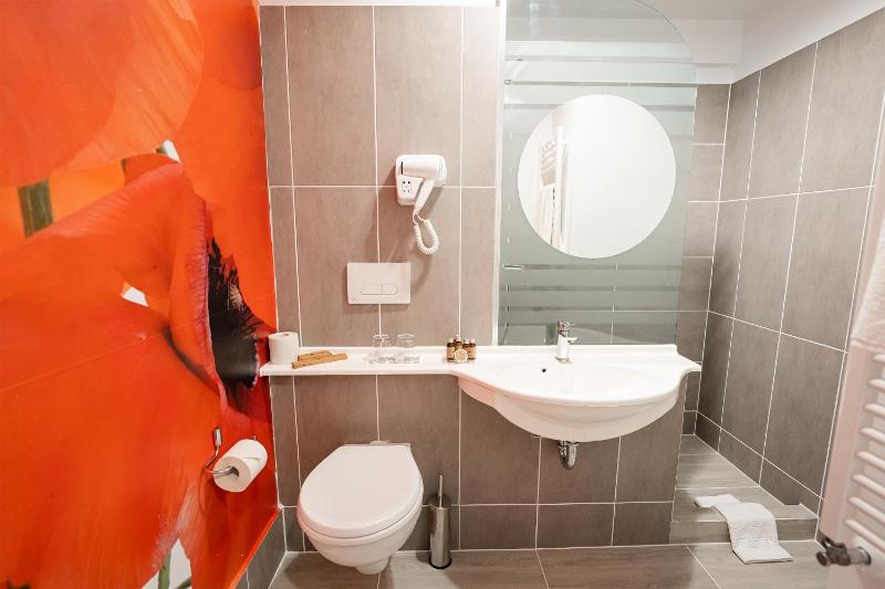 Superior Double Room image 3