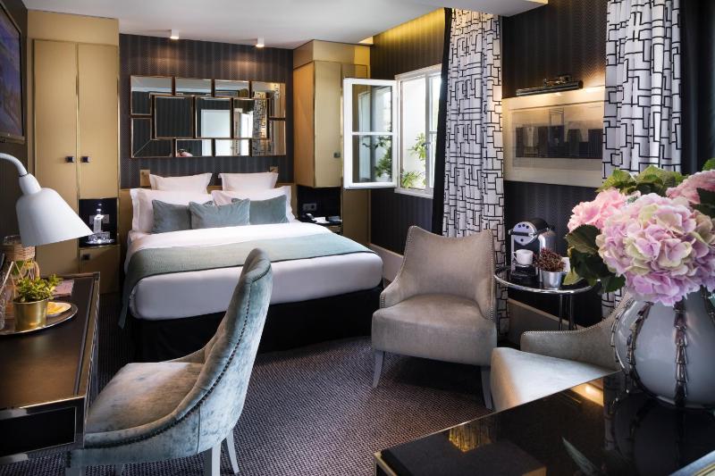 Deluxe Double Room with Terrace image 3