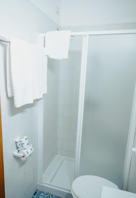 Economy Triple Room image 1