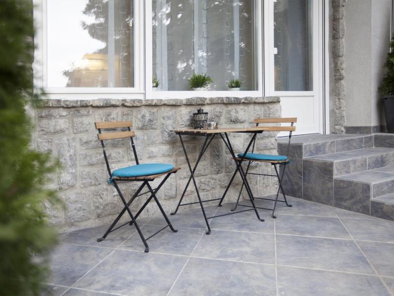 Double Room with Terrace image 3