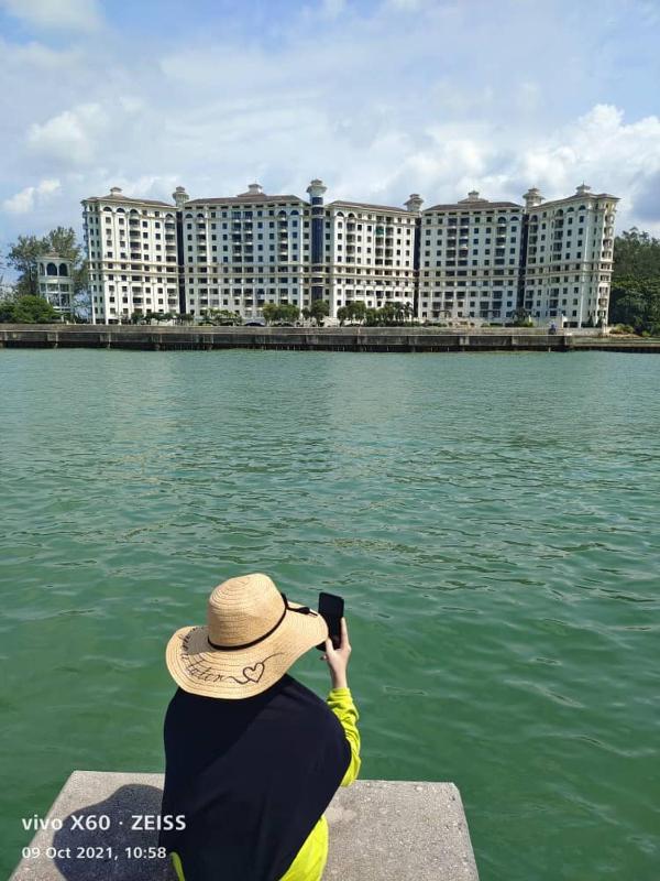 Relax with family at A1-10 Marina Terrace PD - image 11