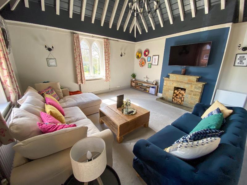 Superior Family Room image 1