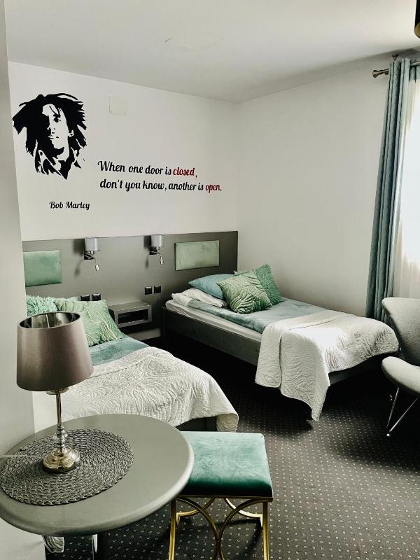 Double or Twin Room image 4
