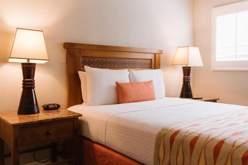 Standard Queen Room image 3