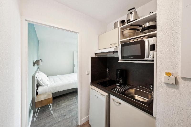 Economic Apartment with Double Bed and Sofa Bed image 3