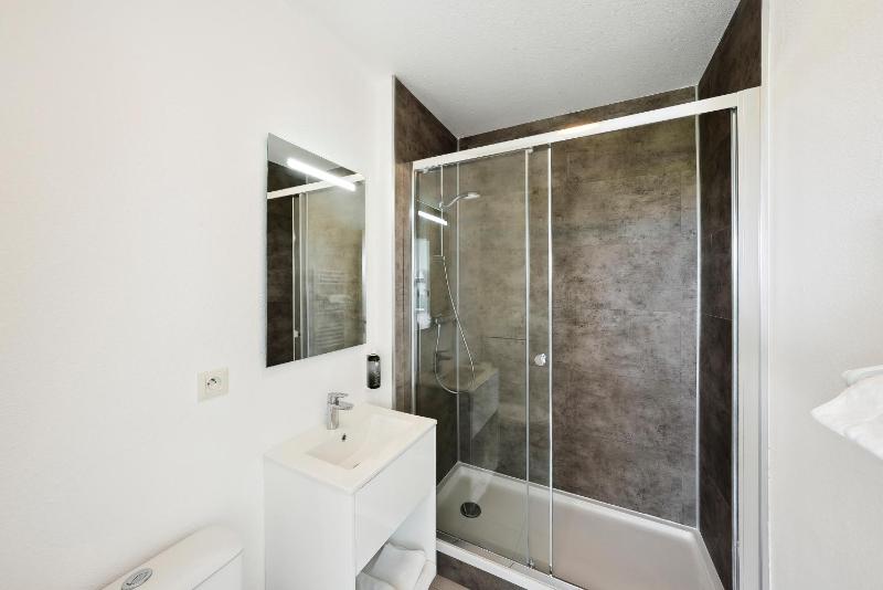 Economic Apartment with Double Bed and Sofa Bed image 4