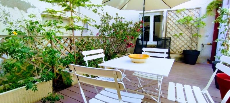 My flat with terrasse in Avignon! Disney Prime vidéo Images