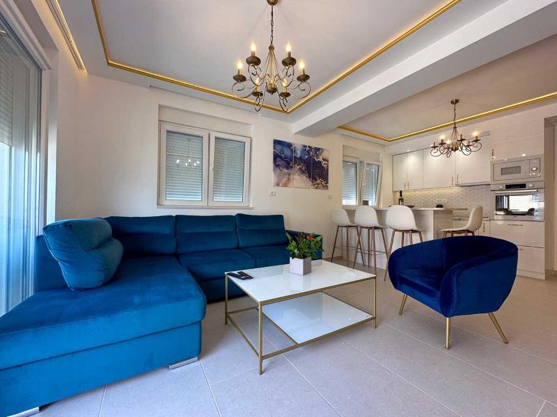 Apartment with Sea View image 1