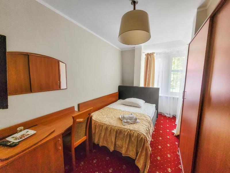 Standard Single Room image 2