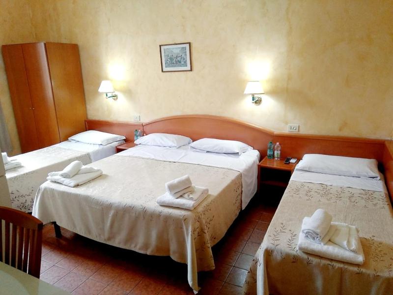 Quadruple Room image 4