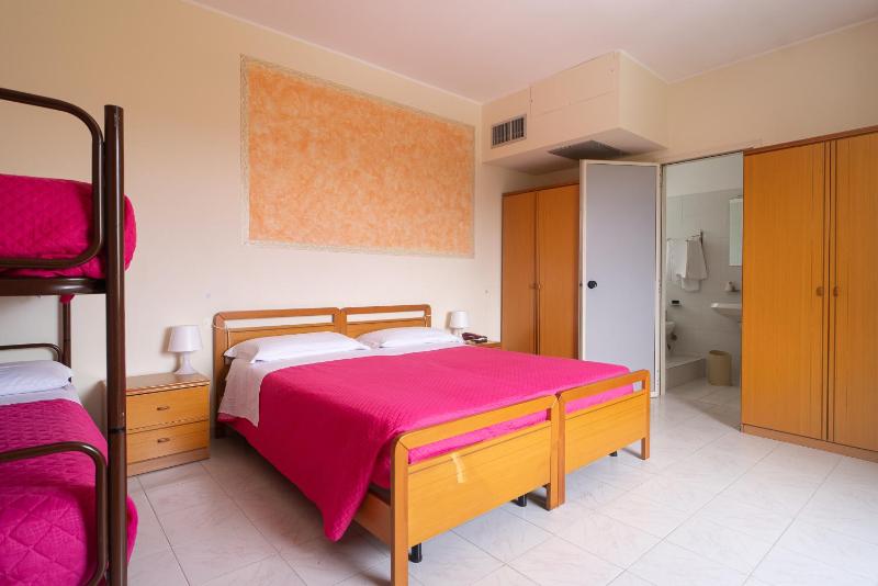 Triple Room image 1
