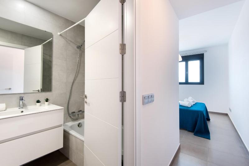 UNIVERSITY & TECH PARK MALAGA APARTMENT - image 9