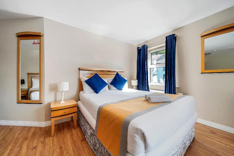 Double Room image 1