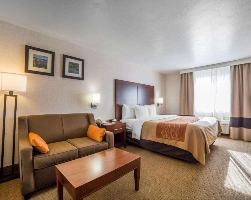 King Room - Non-Smoking image 2
