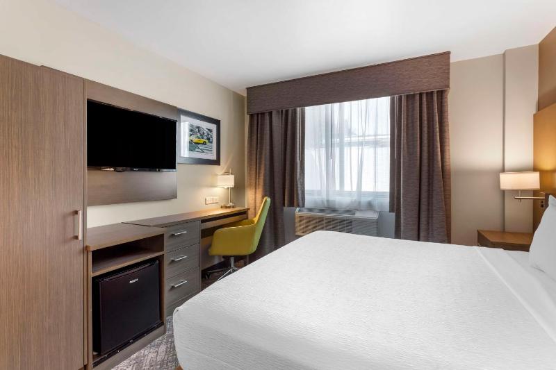 King Room image 4