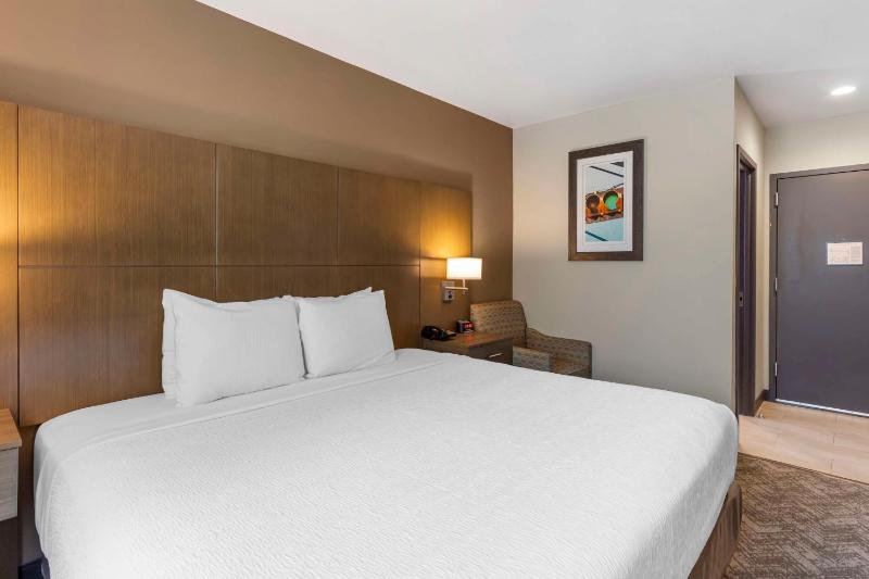 King Room image 3