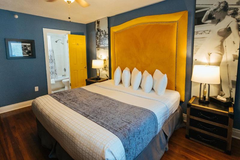King Room image 3