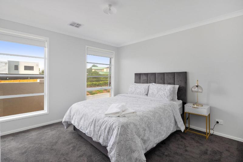 Coastal Grand On McKenzie - image 7