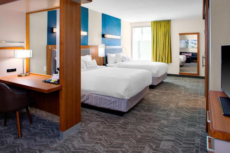 Queen Suite image 1