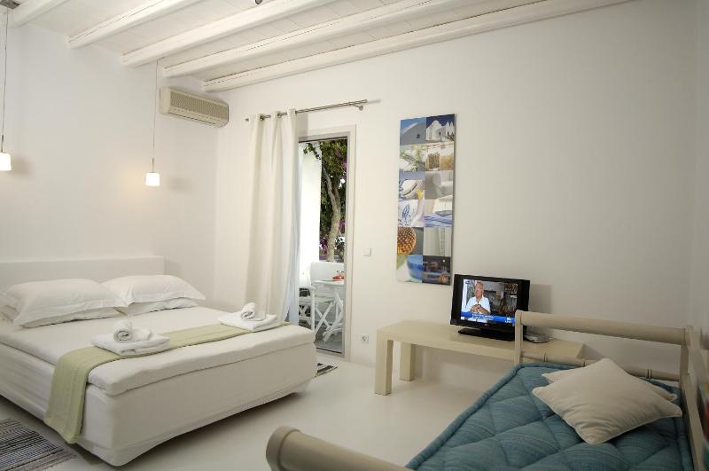 Mini Suite with Garden View image 3