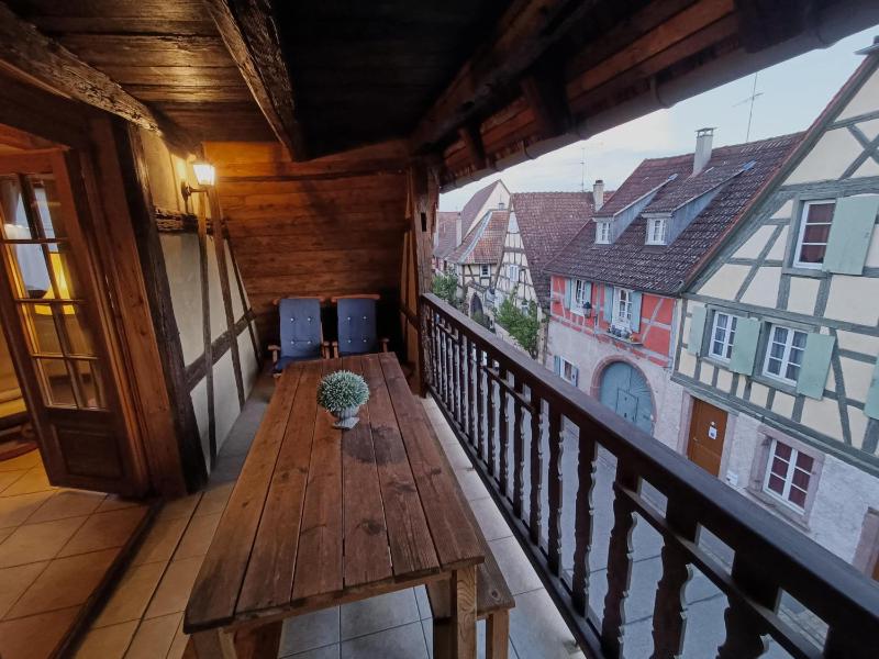 Un balcon sur les toits Images
