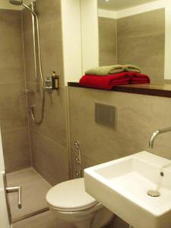 Double Room image 3