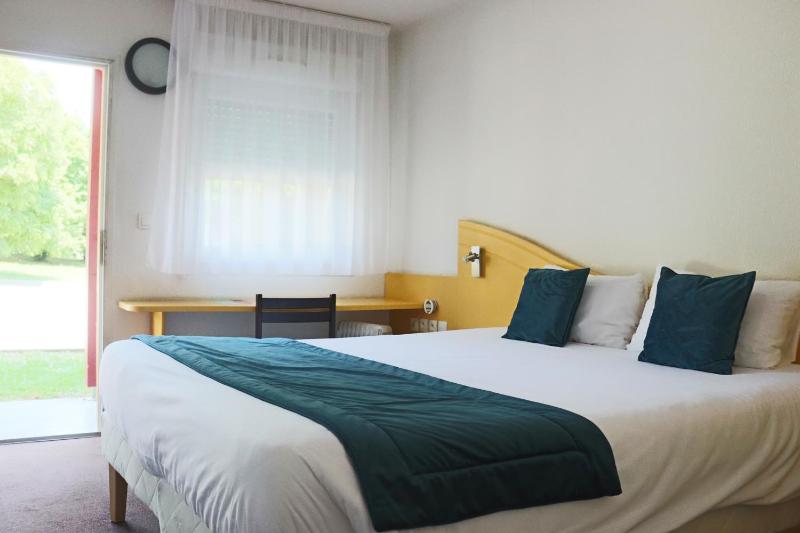 Double Room image 4