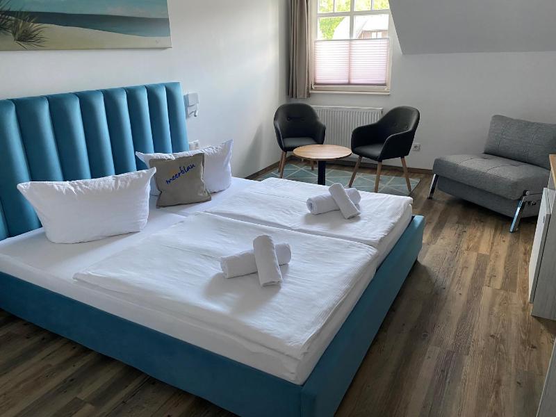 Deluxe Double Room image 1