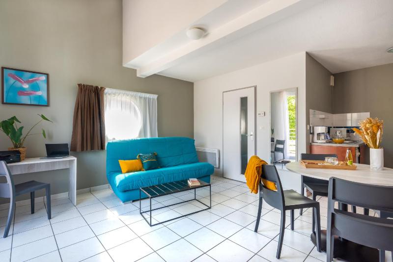 One Bedroom Apartment image 4