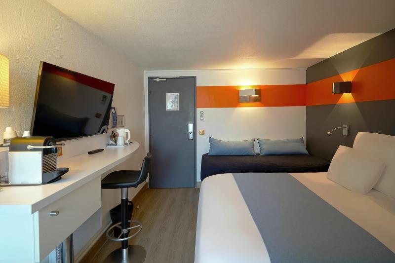 Premiun Triple Room image 4