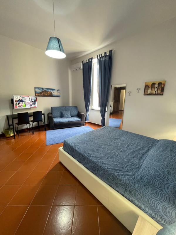 King Room image 3