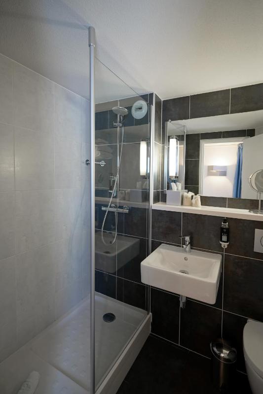 Premium Quadruple Room image 4