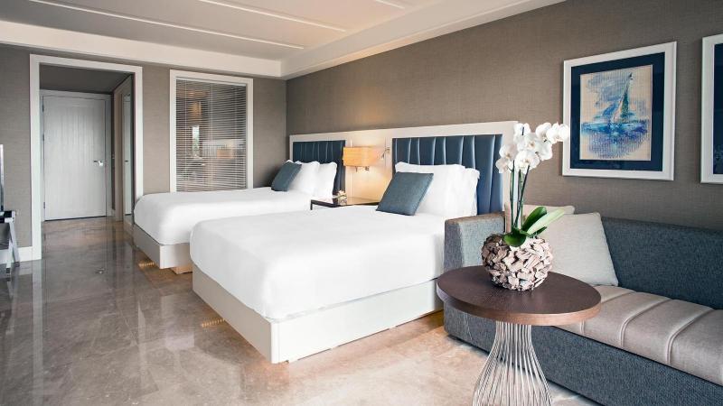 Deluxe Twin Room, Guest room, 2 Queen, Sea view, Balcony image 3