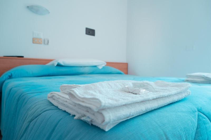 Double or Twin Room with Bathroom image 1