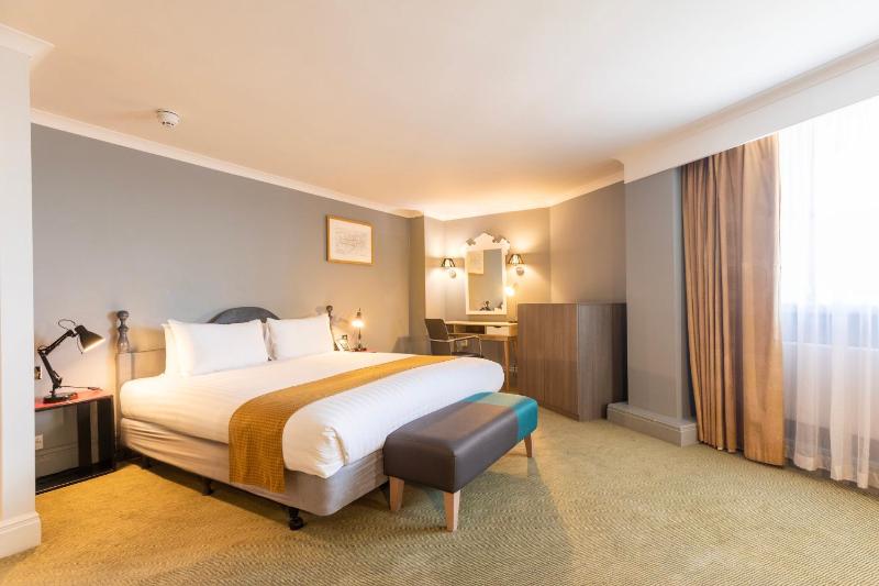 King Suite with Sofa Bed image 2