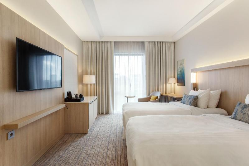 Twin Room image 3