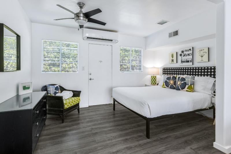 Deluxe Double Room image 4