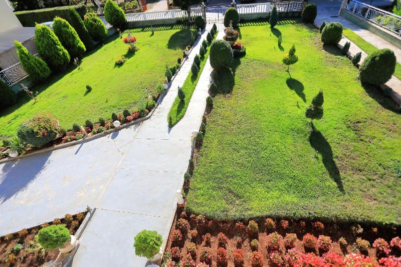 Grand Apartment Ljiljana - image 14