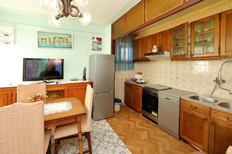 Grand Apartment Ljiljana - image 21