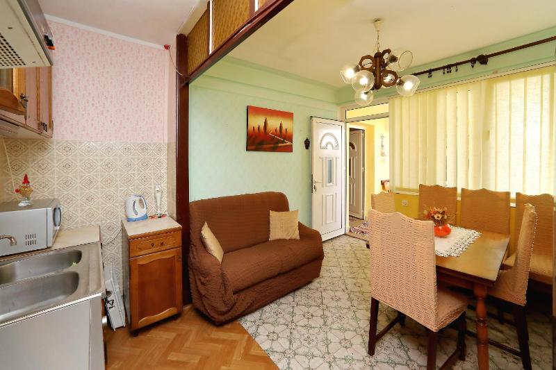 Grand Apartment Ljiljana - image 12