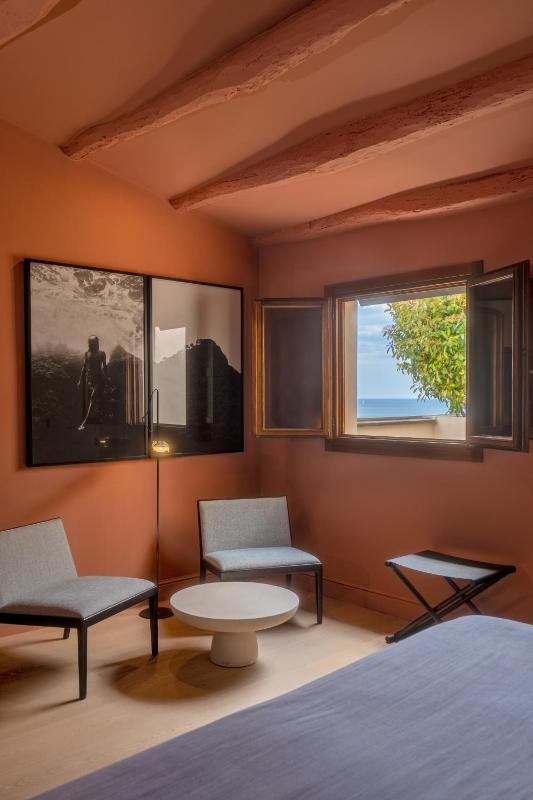 Premium Double Room with Spa Access image 1