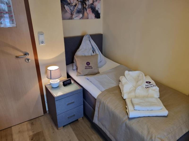 Single Room with Shared Bathroom City View image 1