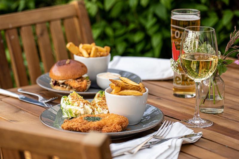 Superior Twin Room image 4