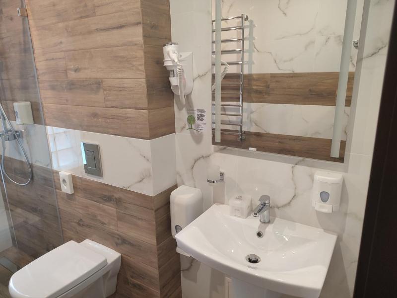 Double or Twin Room image 4