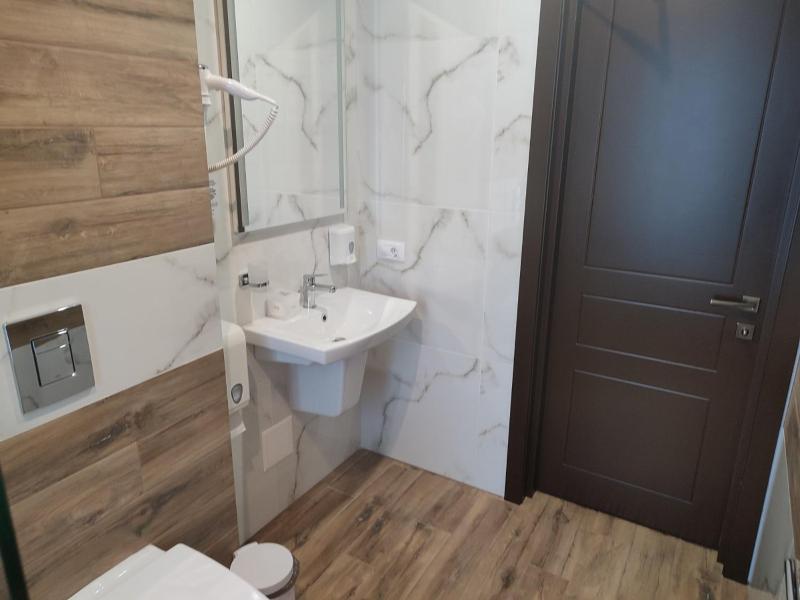Double or Twin Room image 3