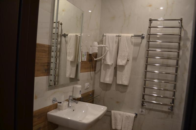 Standard Double or Twin Room image 4