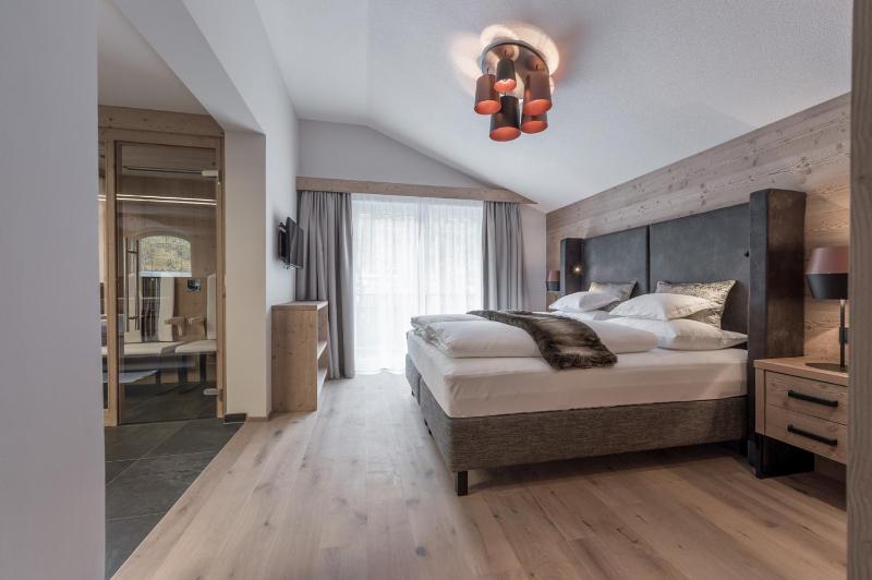 Superior Suite with Infrared Cabin image 3