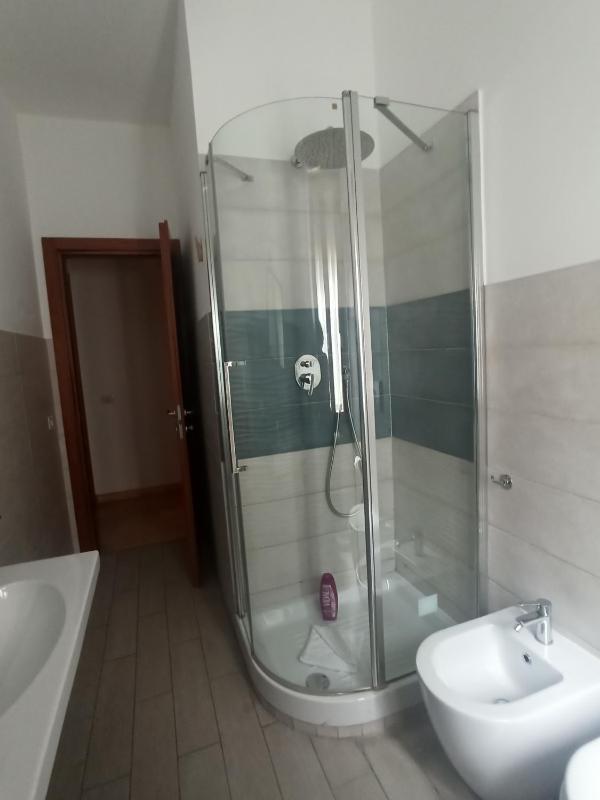 Single Room with Private External Bathroom image 3